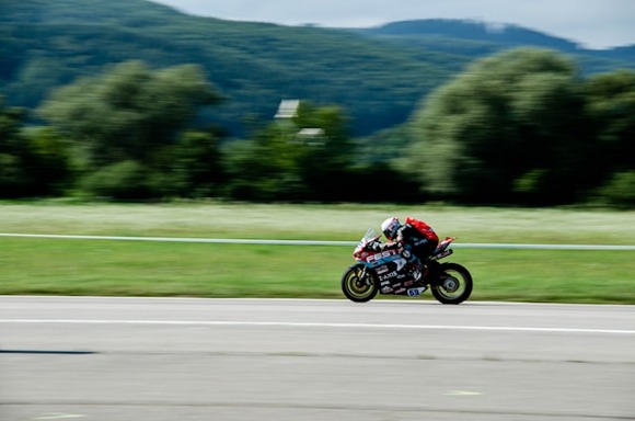 throwback-sk-hOIVwGs3xjs-unsplash