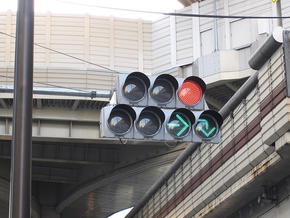 なんでバイク教習ってUターンの仕方教えてくれないのよ 	