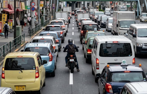 バイクにすり抜けされて怒ってるやつの正体ってなに？