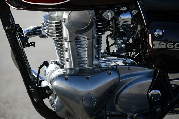 車とかバイクのエンジンの形式って具体的に何が変わるの？？