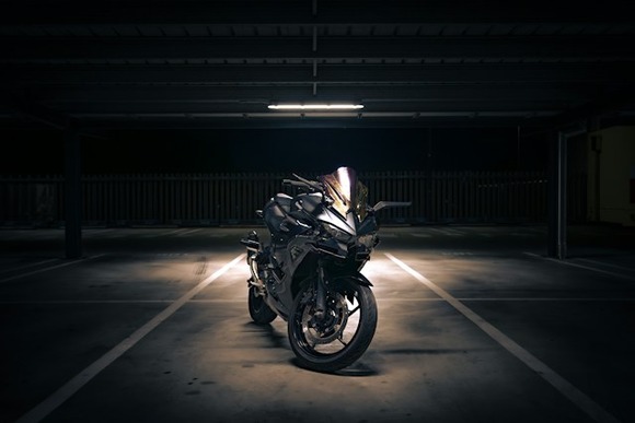 あまりのカッコよさに腰が外れたバイクｗｗｗｗｗｗｗｗｗ