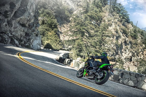 2020-ninja650-image_13