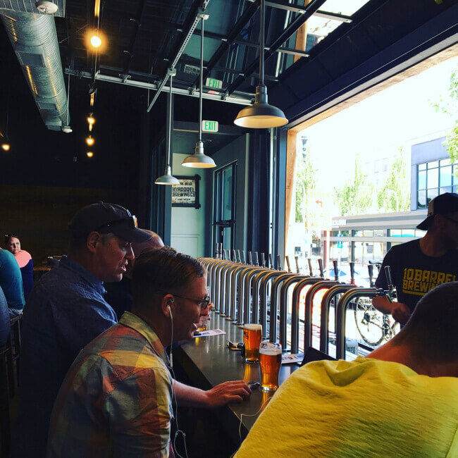 店外の様子3 - 10 Barrel Brewing Co