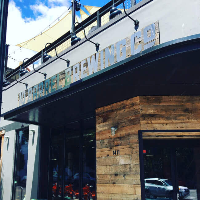 店外の様子2 - 10 Barrel Brewing Co