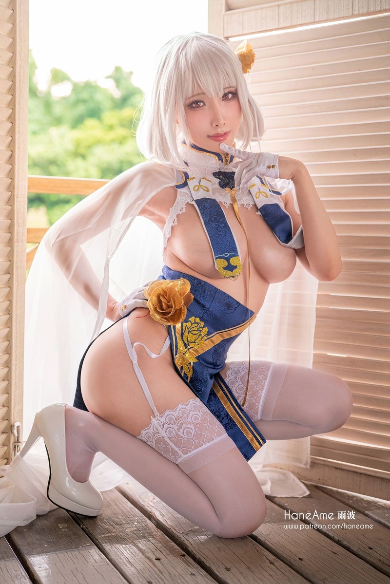 悲報】美人巨乳コスプレイヤーさん、おっぱいがこぼれてしまう - 【2ch】