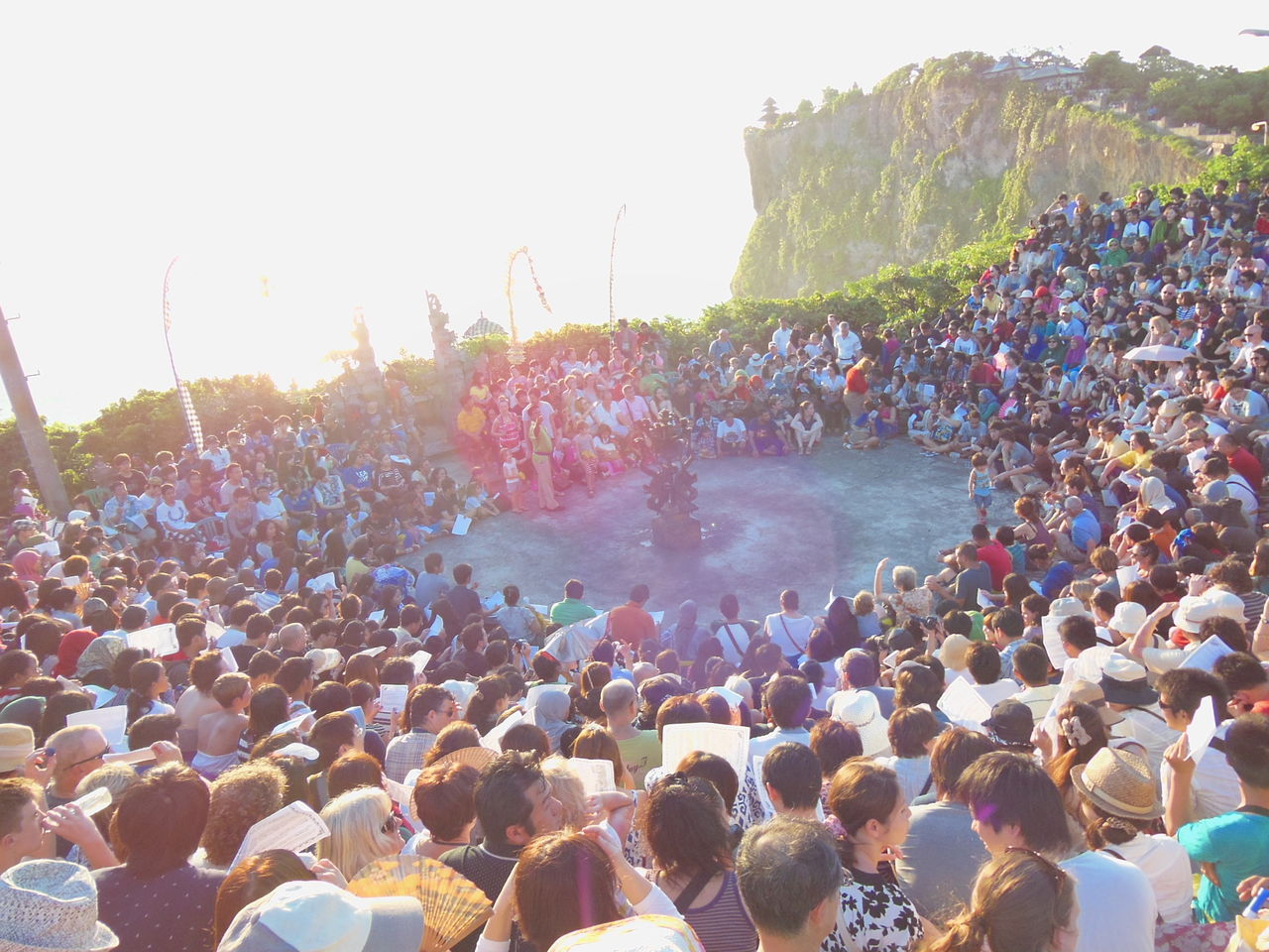 ウルワツ寺院 ケチャダンス バリチリの体験ルポ ブログ ウルワツ寺院 ケチャダンス バリチリの体験ルポ ブログ
