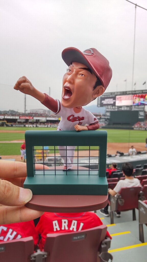 カープ】新井貴浩監督ボブルヘッド人形 と 人形の絵（へたうま