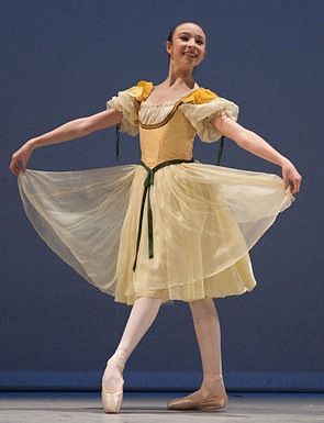 発表会の練習に巻きスカートを作ろう と思い立つ Allenのclassic Ballet道