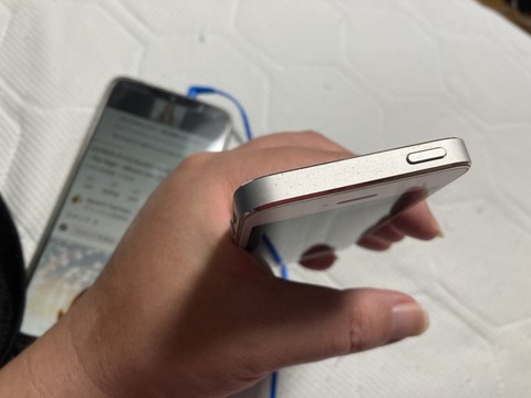 E04BB3E9-12AF-47BA-9C3C-7CB162E88C6B