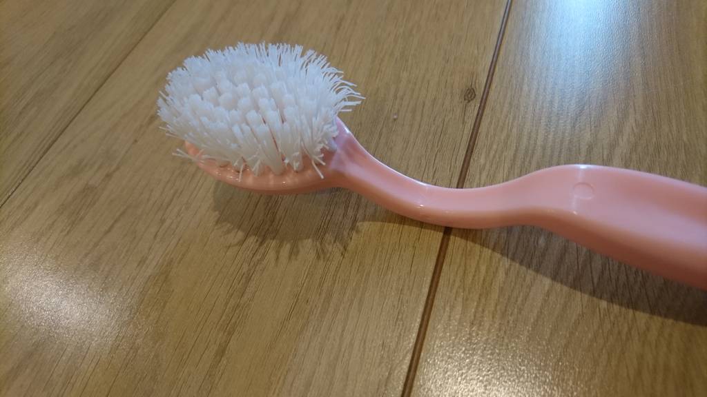 ついに発見 セリアのスクールシューズブラシ ホワイト Bambinetta Bambino