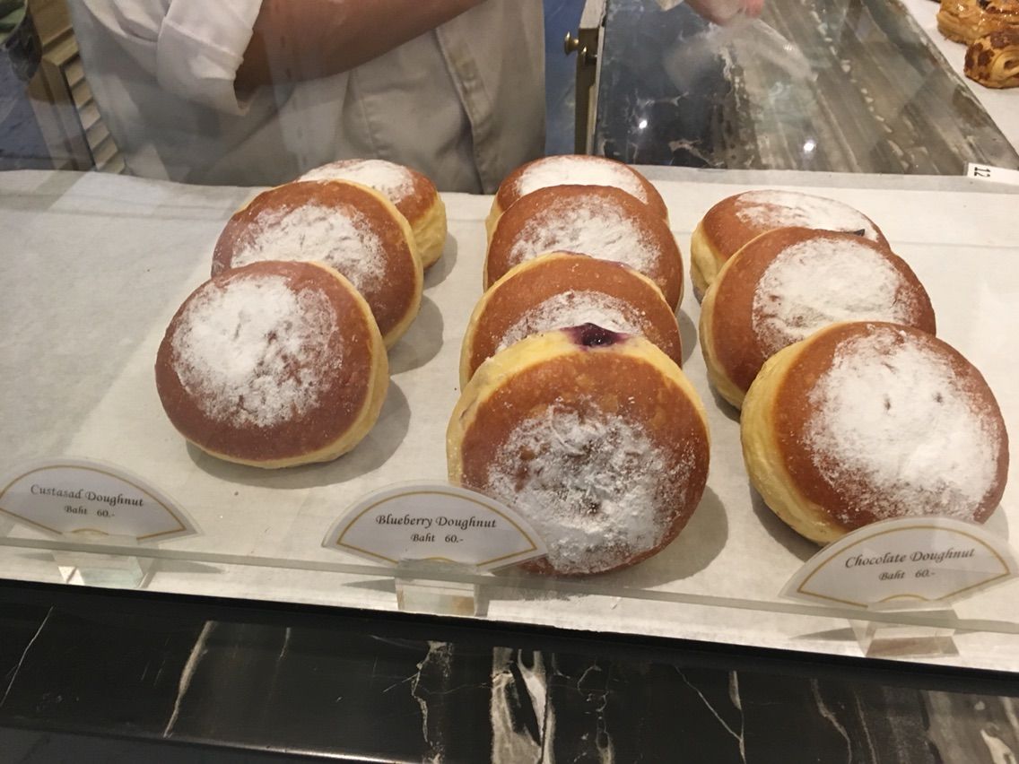 マンダリンオリエンタルショップのブルーベリードーナツ バンコクで暮らそう マンダリンオリエンタルショップのブルーベリードーナツ バンコクで暮らそう