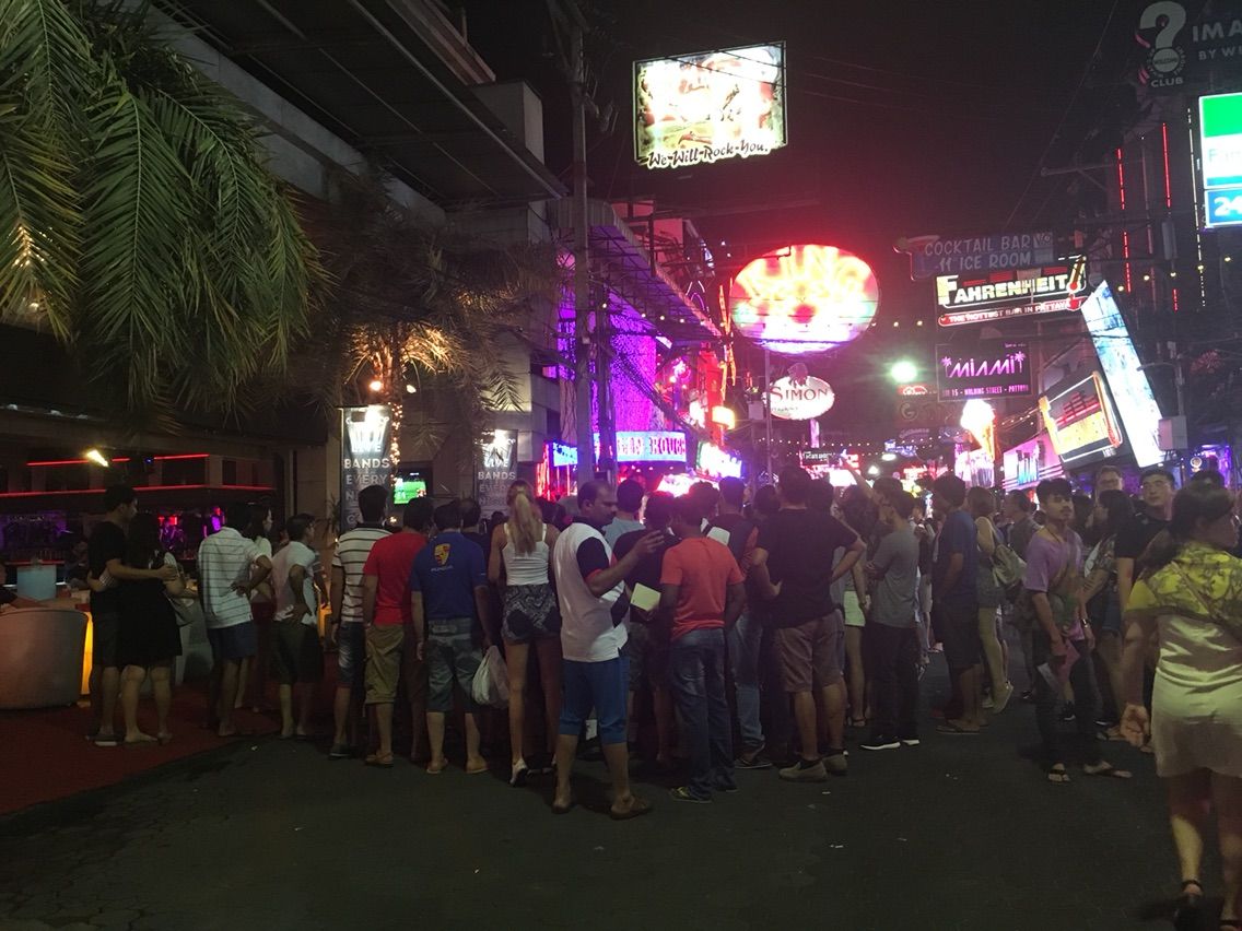 パタヤの夜の楽しみ方 ビーチロード バンコクで暮らそう パタヤの夜の楽しみ方 ビーチロード バンコクで暮らそう