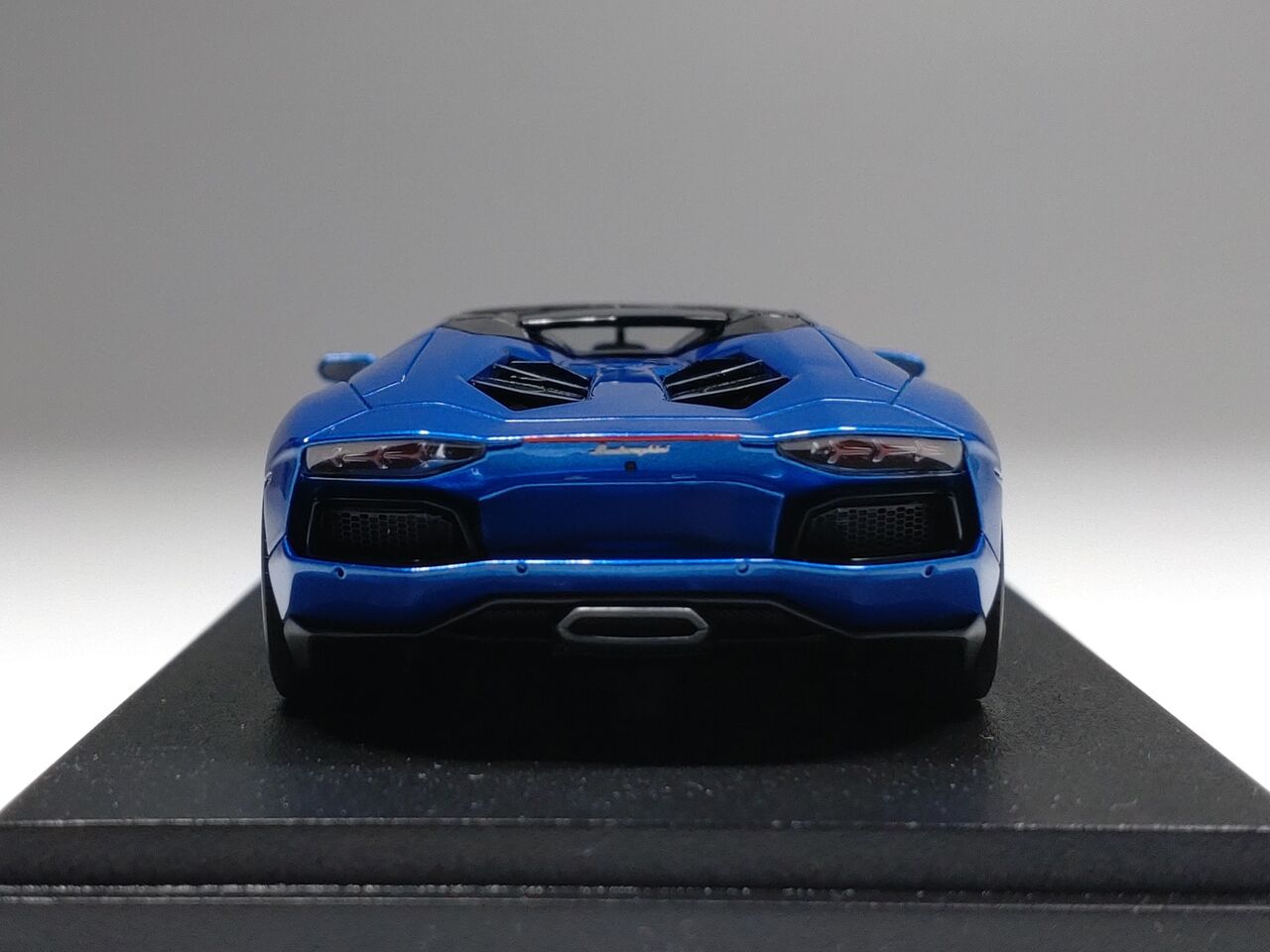 おかえりなさいpart1EIDOLON 1/43 Lamborghini Aventador LP700-4