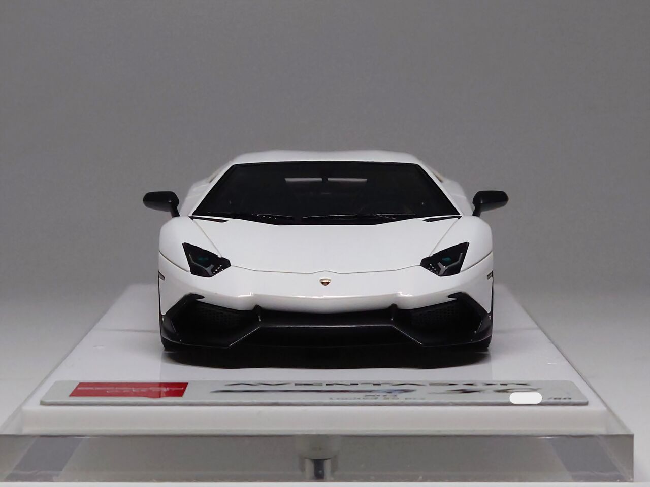やはり綺麗な....EIDOLON 1/43 Lamborghini Aventador LP720-4 50° Annversario ...