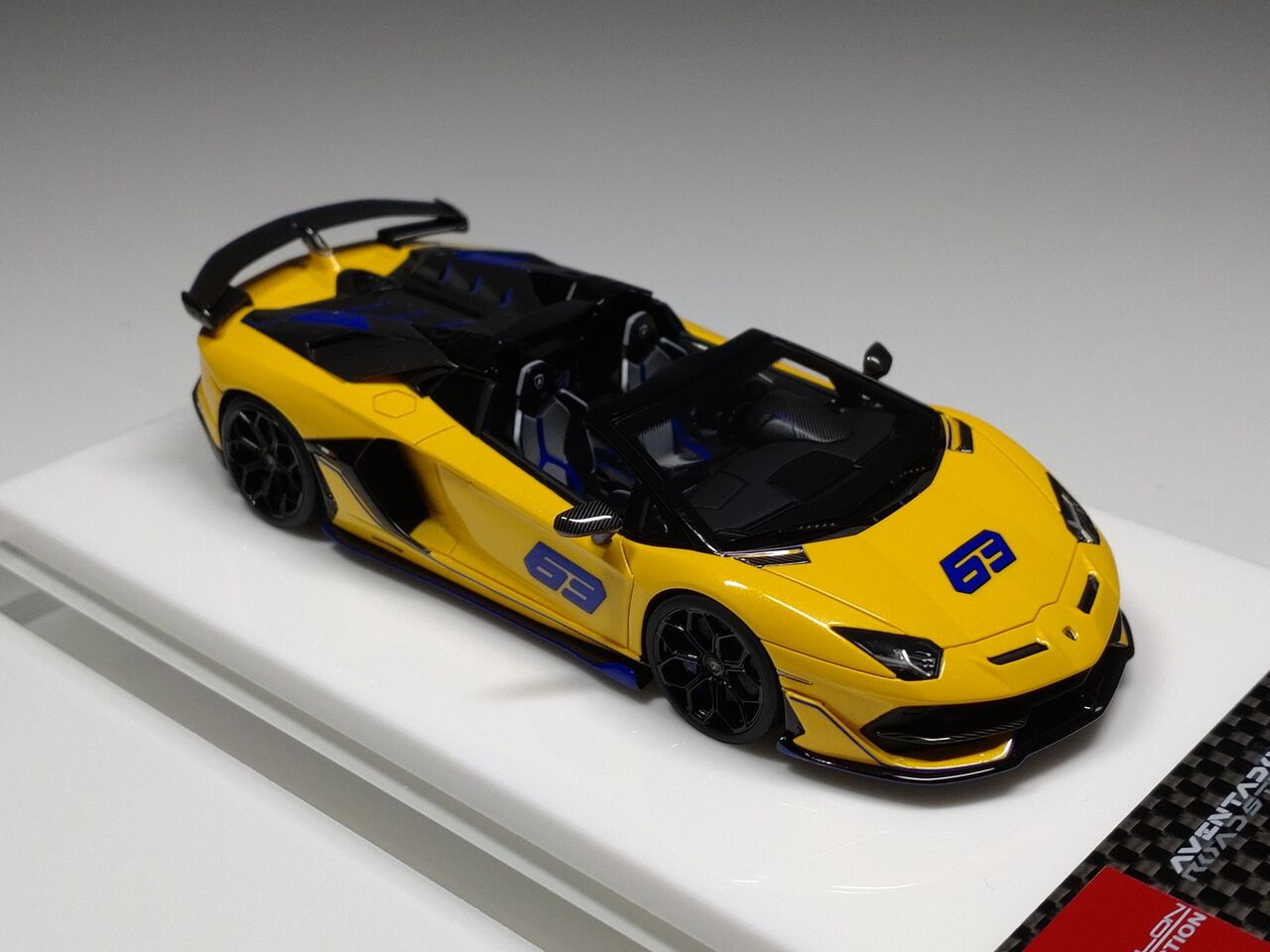 黄色いのにしました.EIDOLON COLLECTION 1/43 Lamborghini