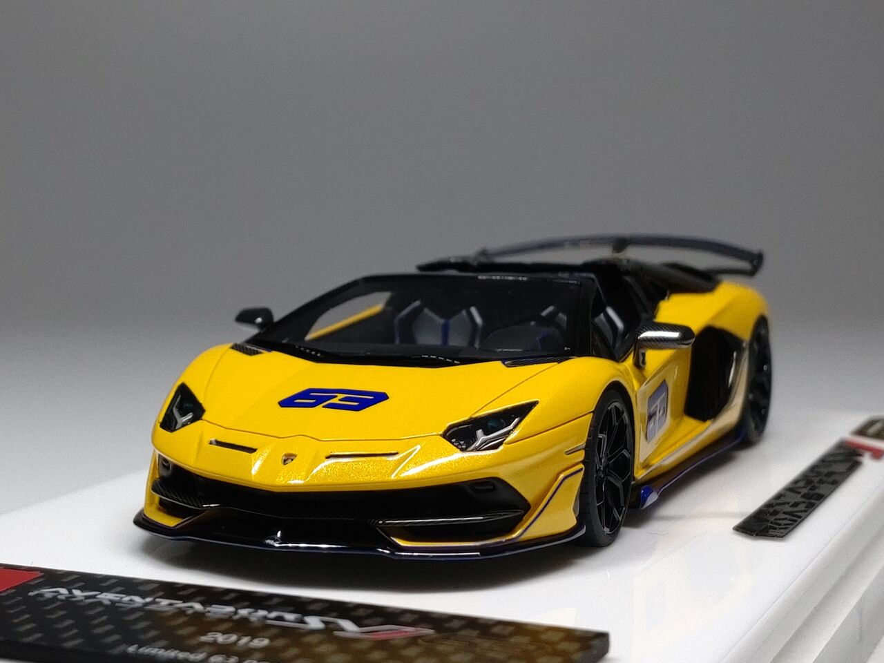 黄色いのにしました....EIDOLON COLLECTION 1/43 Lamborghini