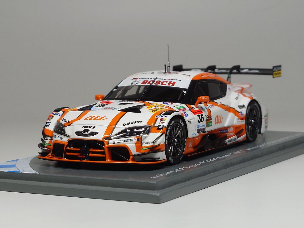 2023年GT500チャンピオン.Spark 1/43 au TOM'S GR Supra -TGR 2023年GT500チャンピオン.Spark 1/43 au TOM'S GR Supra -TGR