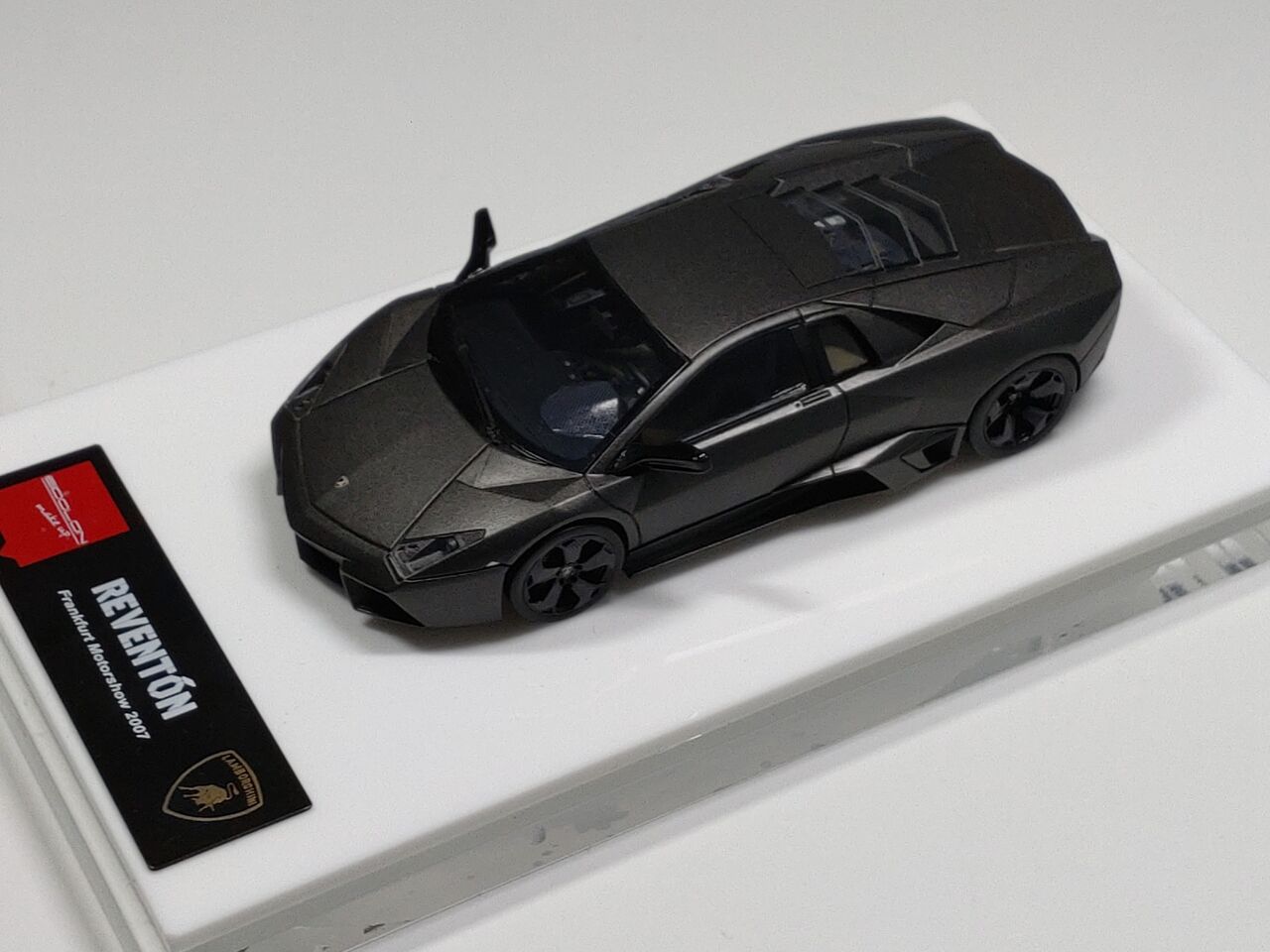 退院してきました.EIDOLON 1/43 Lamborghini REVENTON