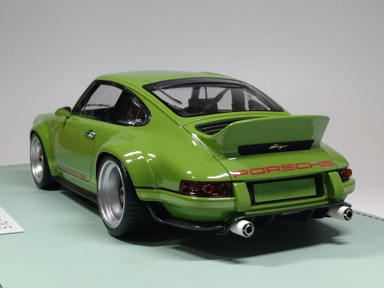 アイドロン 1/43 シンガー DLS 2021 オークグリーンメタリック