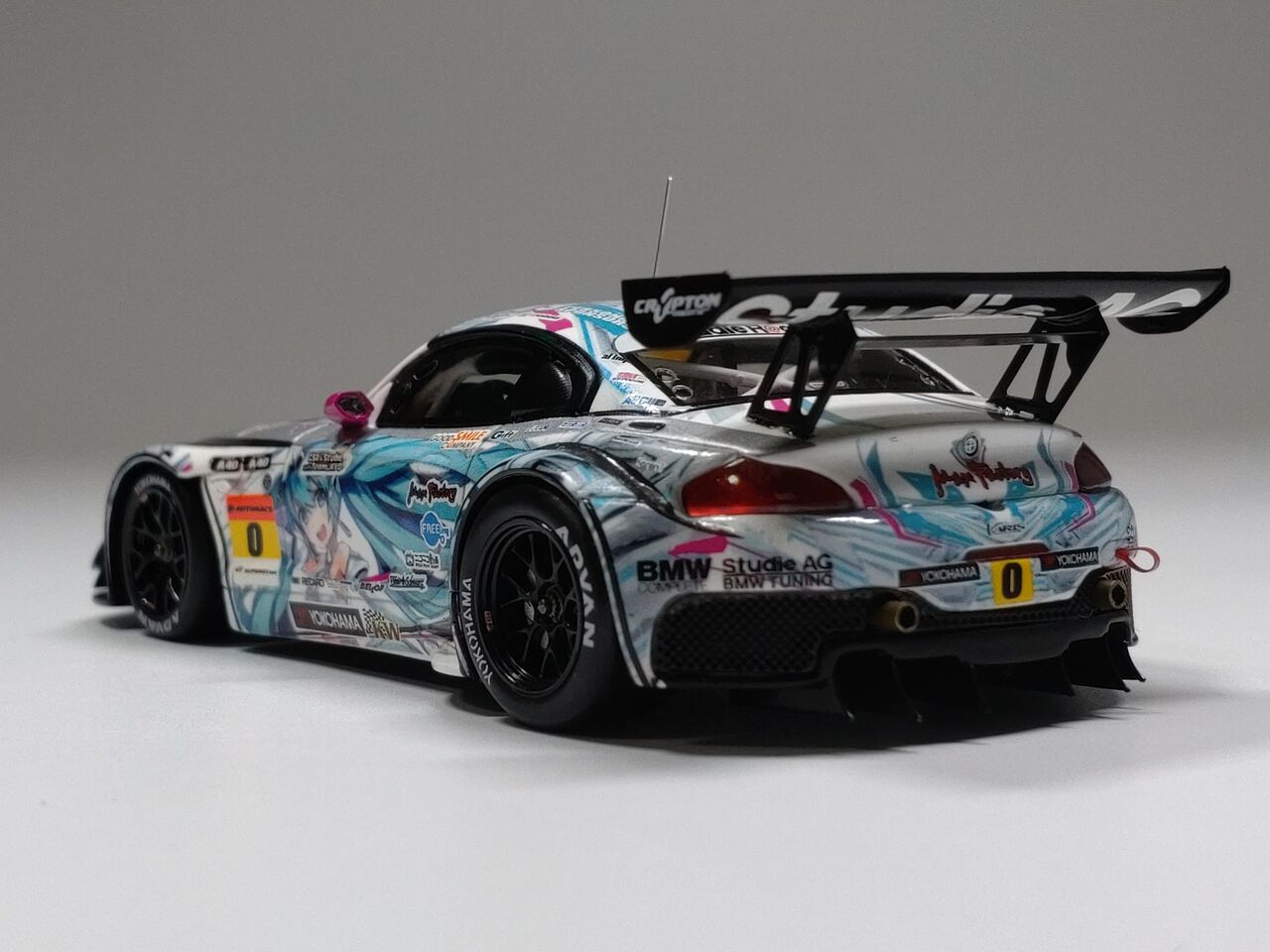 なかなかカッコいいやないですか.1/43 GSR HATSUNE MIKU BMW