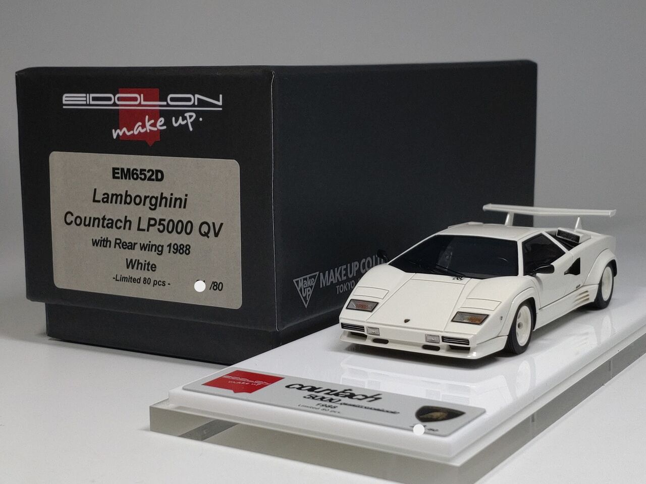 純白の.EIDOLON 1/43 Lamborghini Countach LP5000 QV with