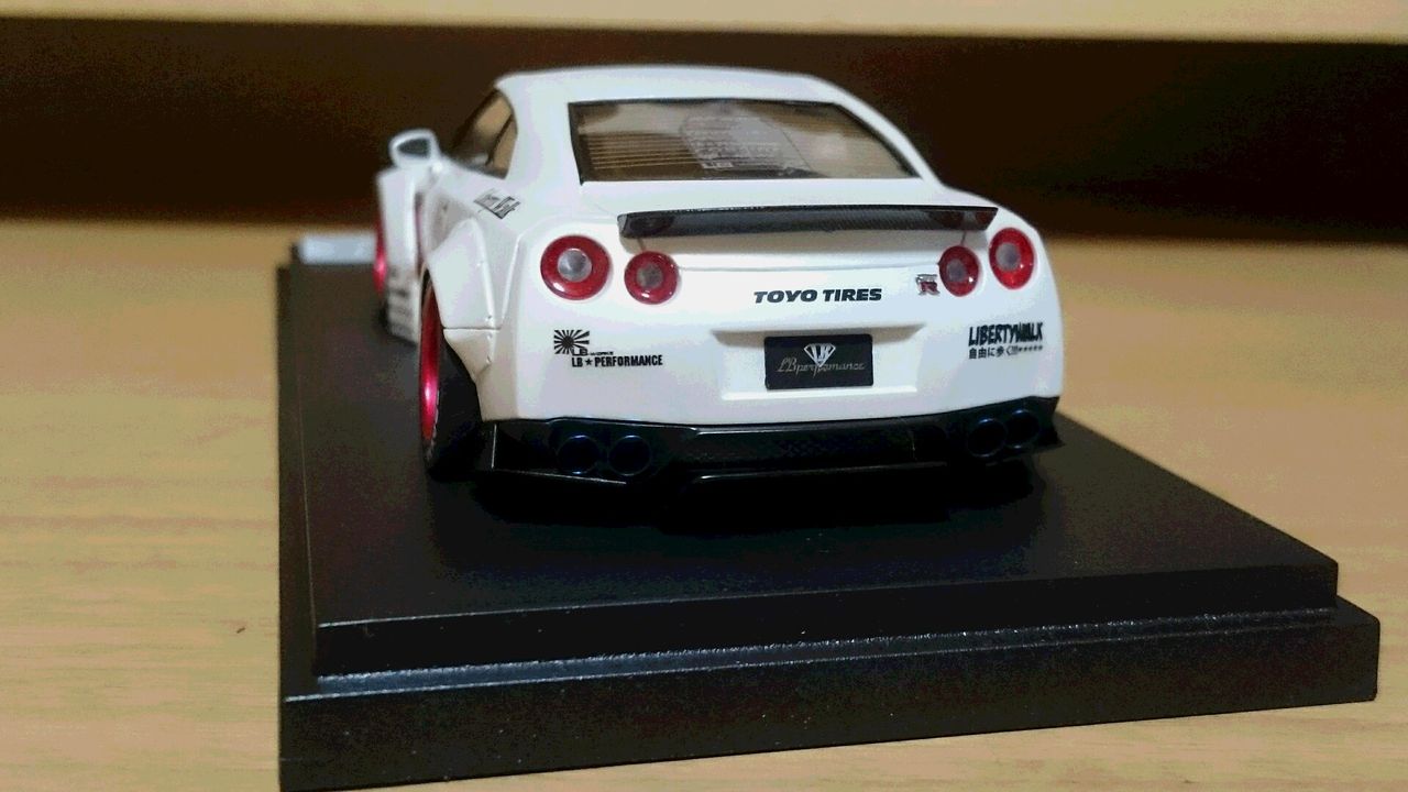 シリアルナンバー「1」アイドロン1/43LB☆WORKS R35 GT-R ダック