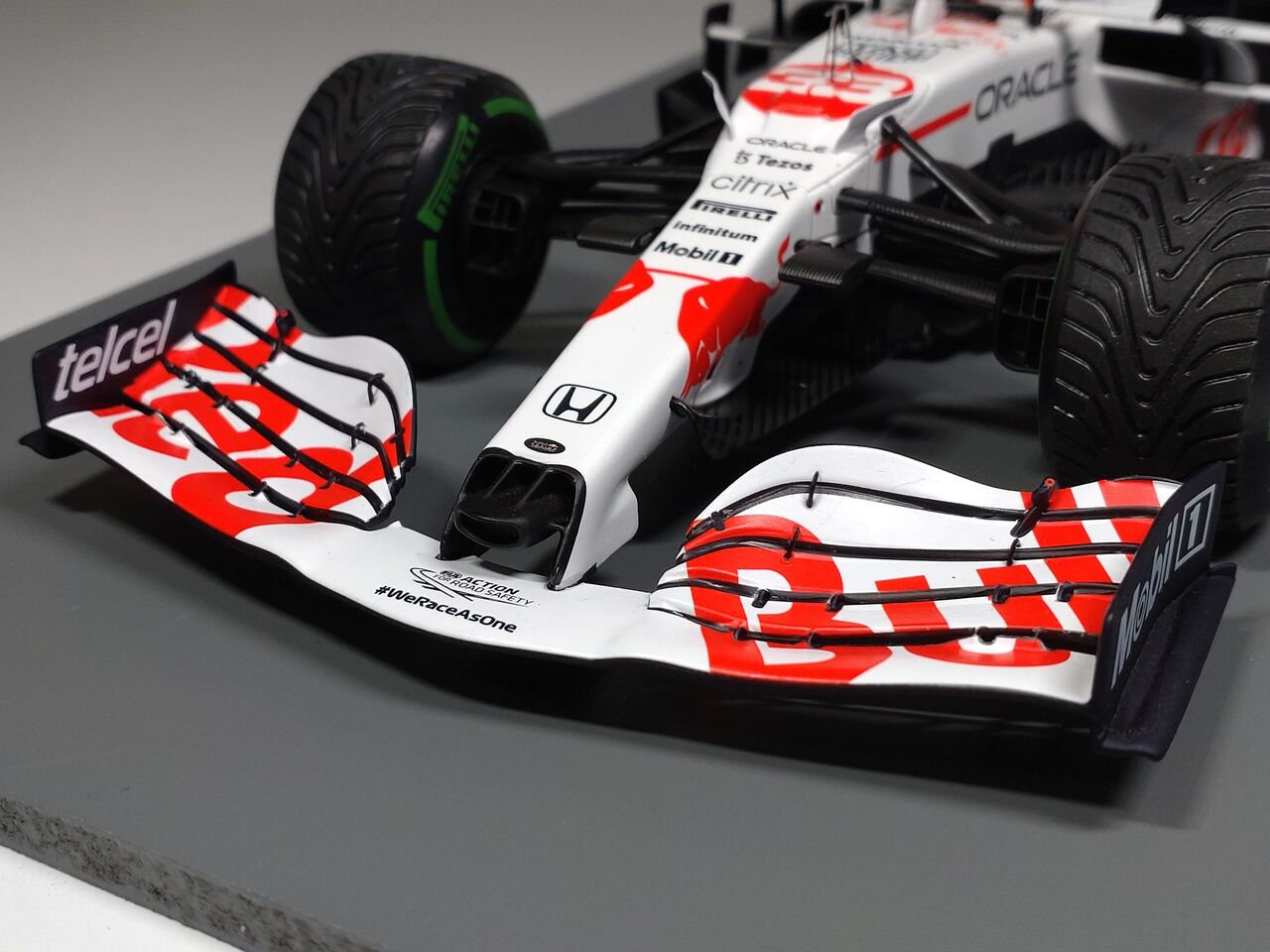 超～久々..Spark 1/18 Red Bull Racing Honda RB16B 2nd