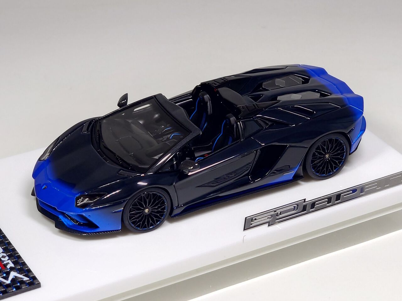 M.S.1/43アヴェンタドールロードスターLB★PERFORMANCE M.S.1/43アヴェンタドールロードスターLB☆PERFORMANCE