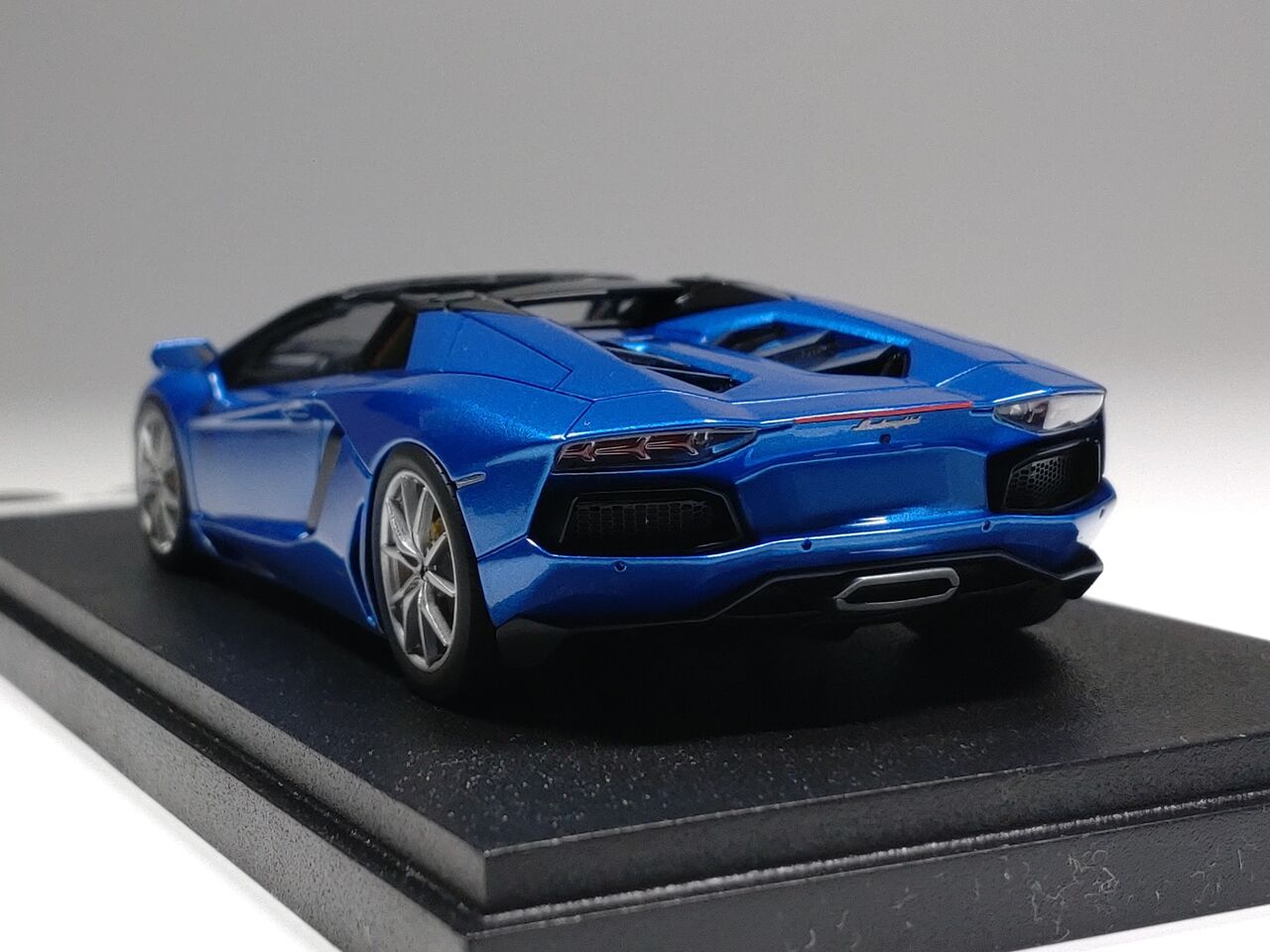 おかえりなさいpart1EIDOLON 1/43 Lamborghini Aventador LP700-4