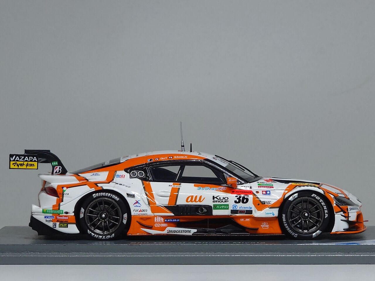 2023年GT500チャンピオン.Spark 1/43 au TOM'S GR Supra -TGR 2023年GT500チャンピオン.Spark 1/43 au TOM'S GR Supra -TGR