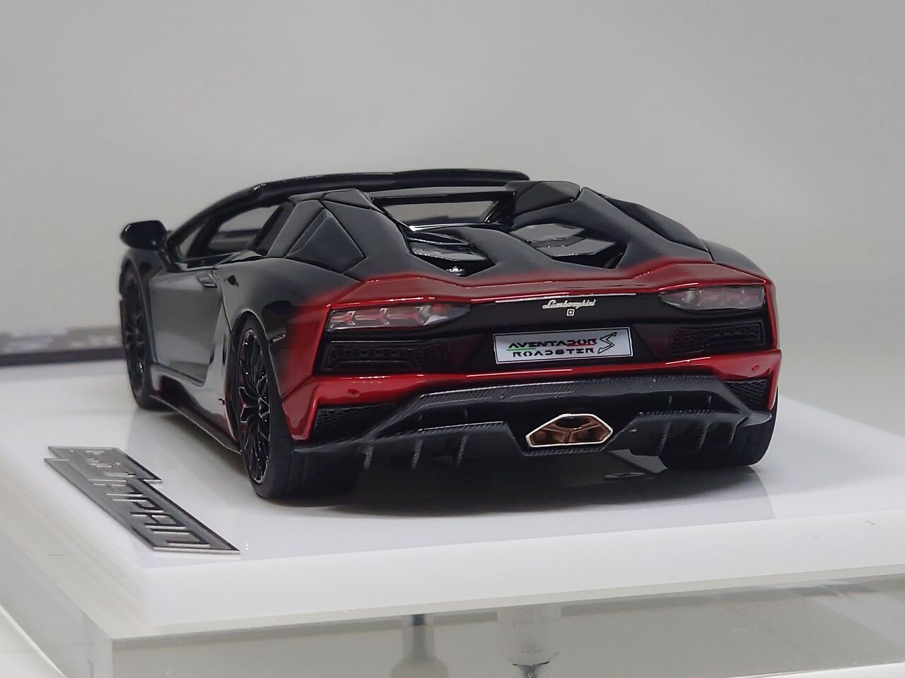 火..EIDOLON COLLECTION 1/43 Lamborghini Aventador S Roadster