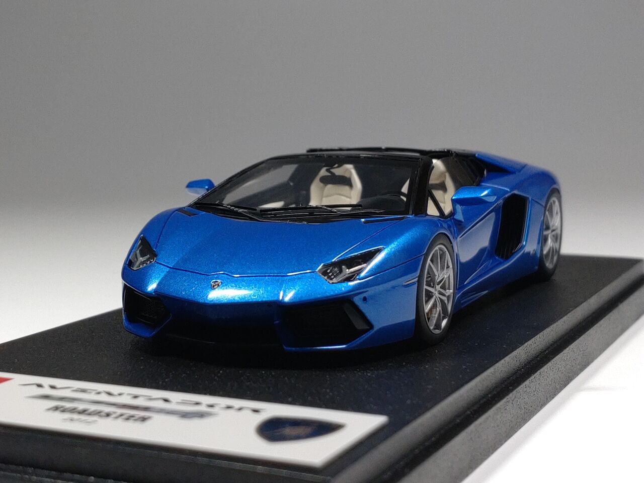 おかえりなさいpart1EIDOLON 1/43 Lamborghini Aventador LP700-4