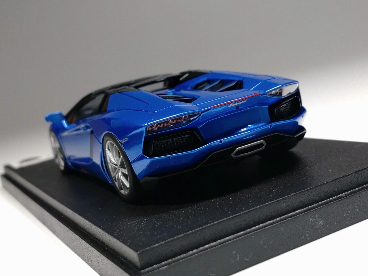おかえりなさいpart1EIDOLON 1/43 Lamborghini Aventador LP700-4