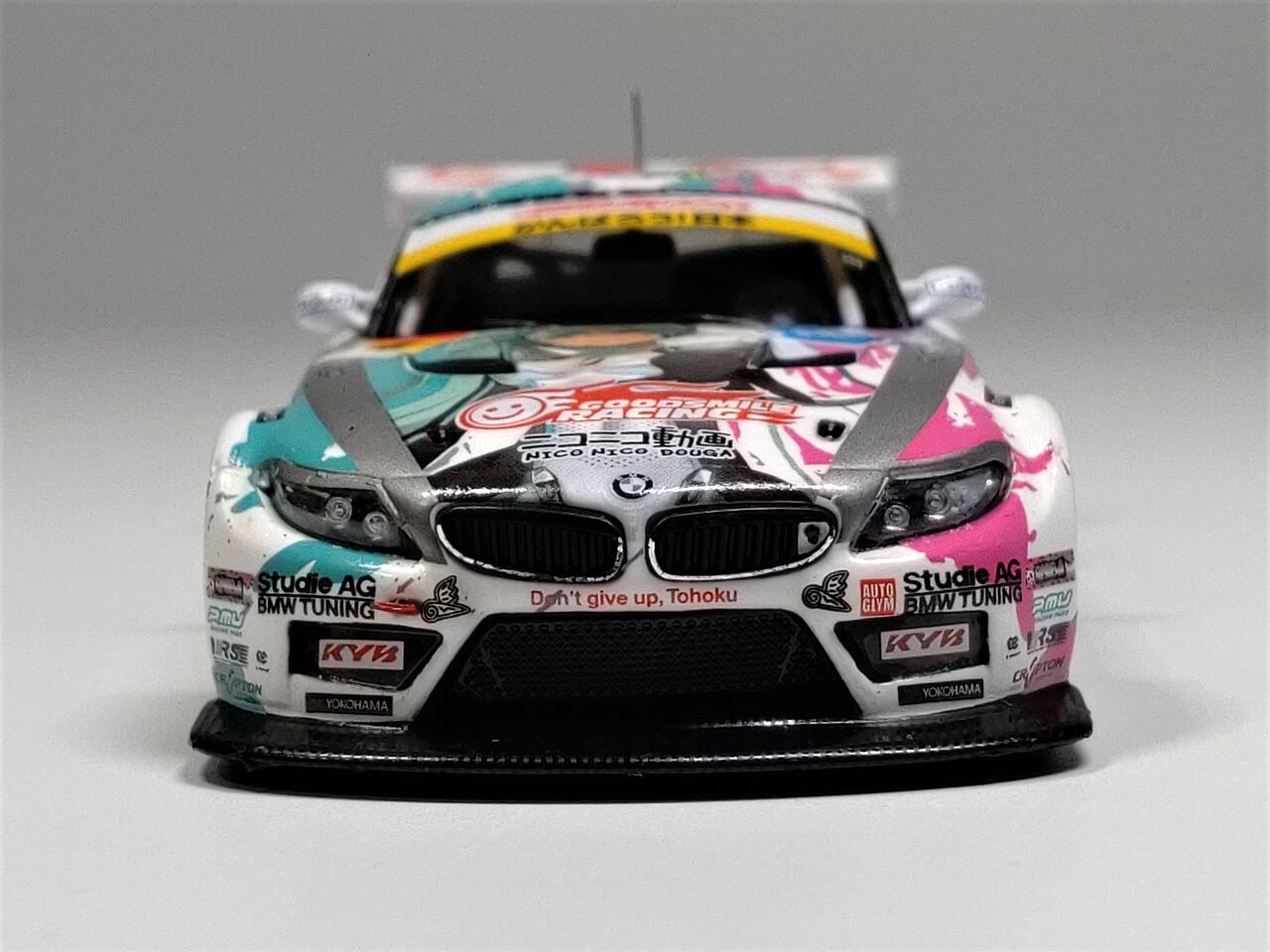 複雑な版権事情か.GOODSMILE RACING特注 1/43 HATSUNE MIKU