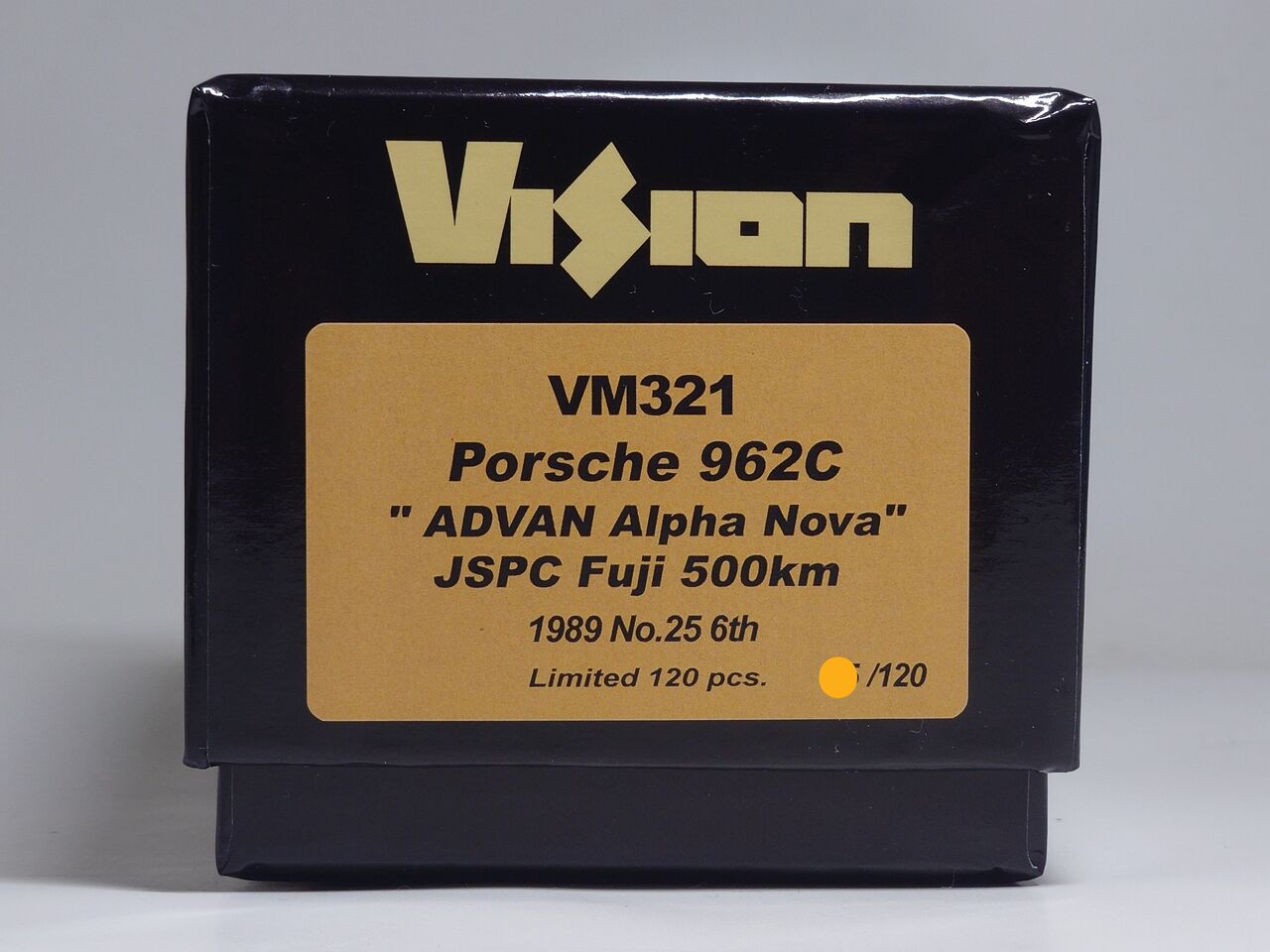 微妙な違いが.Vision 1/43 Porsche 962C 