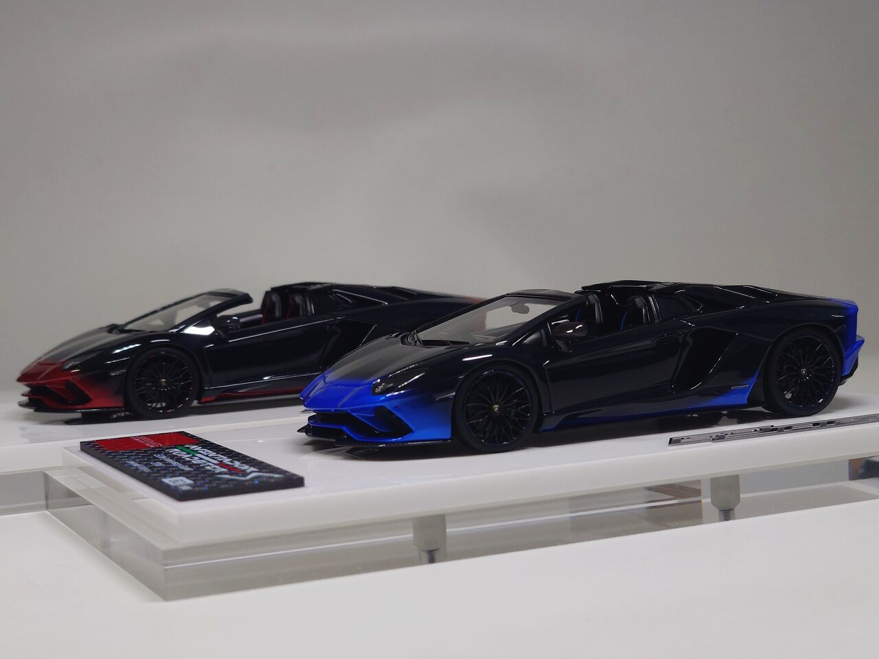 火..EIDOLON COLLECTION 1/43 Lamborghini Aventador S Roadster