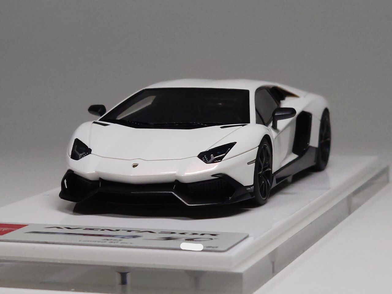やはり綺麗な....EIDOLON 1/43 Lamborghini Aventador LP720-4 50° Annversario ...