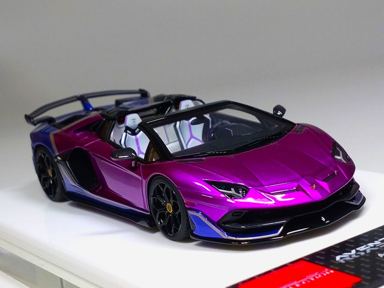 単純なもんで....EIDOLON COLLECTION 1/43 Lamborghini Aventador SVJ 