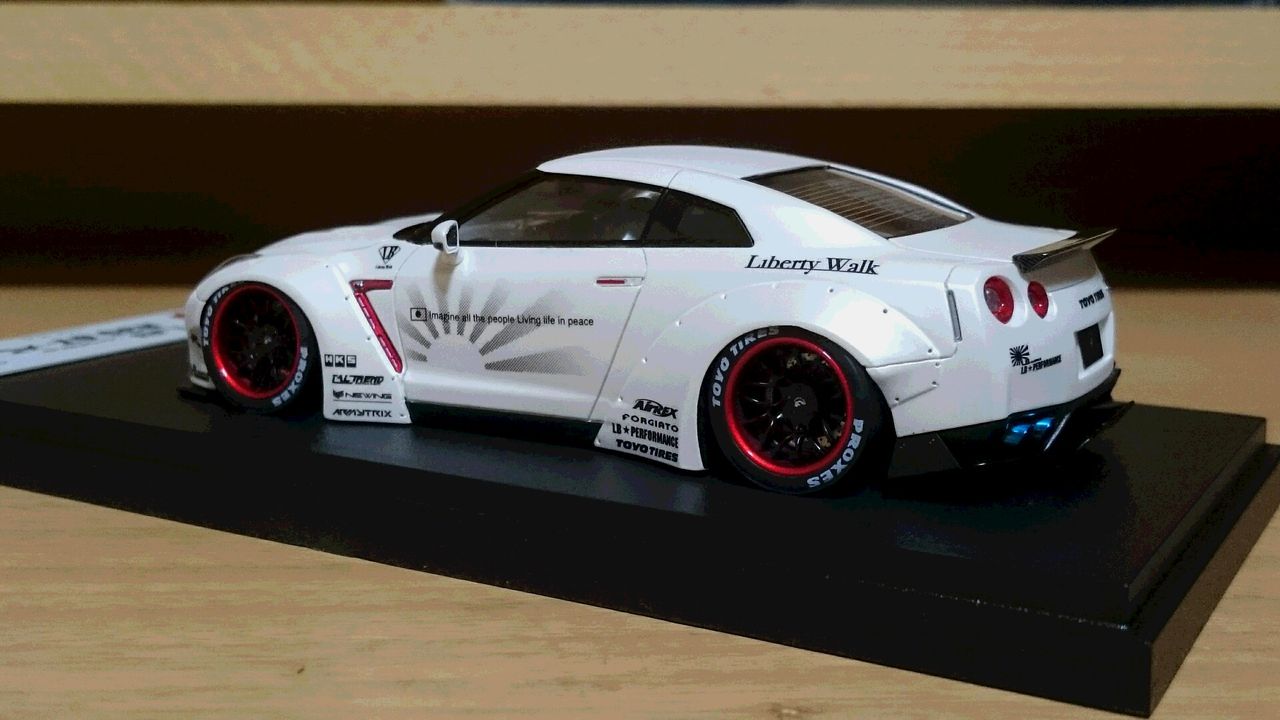 シリアルナンバー「1」アイドロン1/43LB☆WORKS R35 GT-R ダック