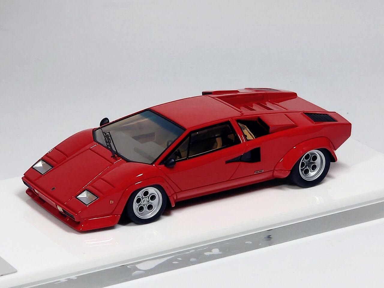 一番好きな..EIDOLON 1/43 Lamborghini Countach LP400S 1978 Red