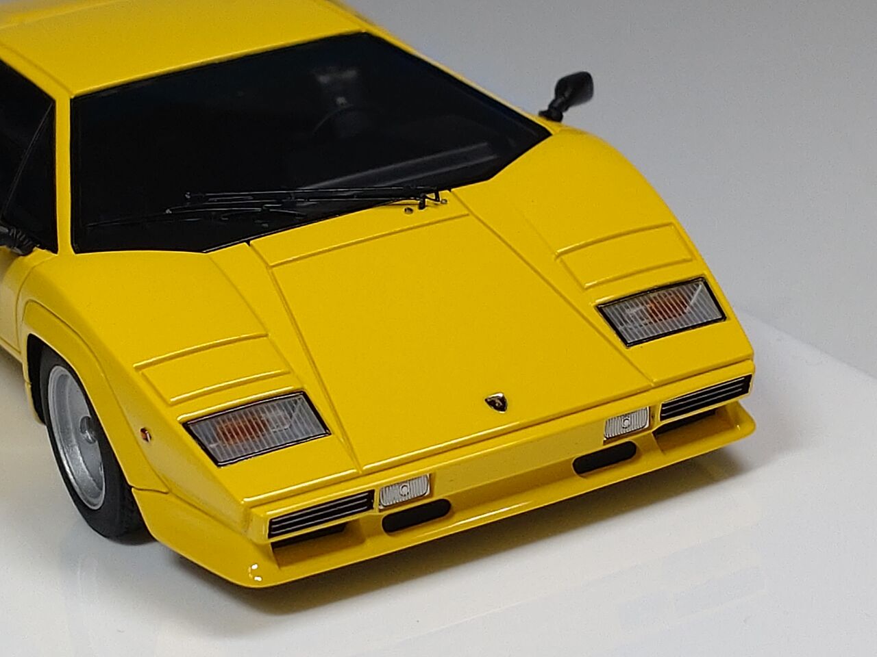 ようやく..EIDOLON 1/43 Lamborghini Countach LP5000S 1982 Yellow
