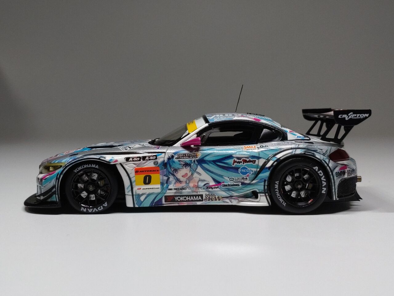 なかなかカッコいいやないですか.1/43 GSR HATSUNE MIKU BMW 2012