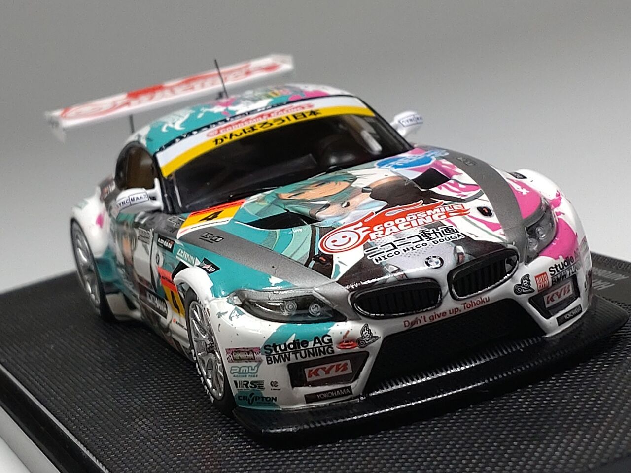 複雑な版権事情か.GOODSMILE RACING特注 1/43 HATSUNE MIKU