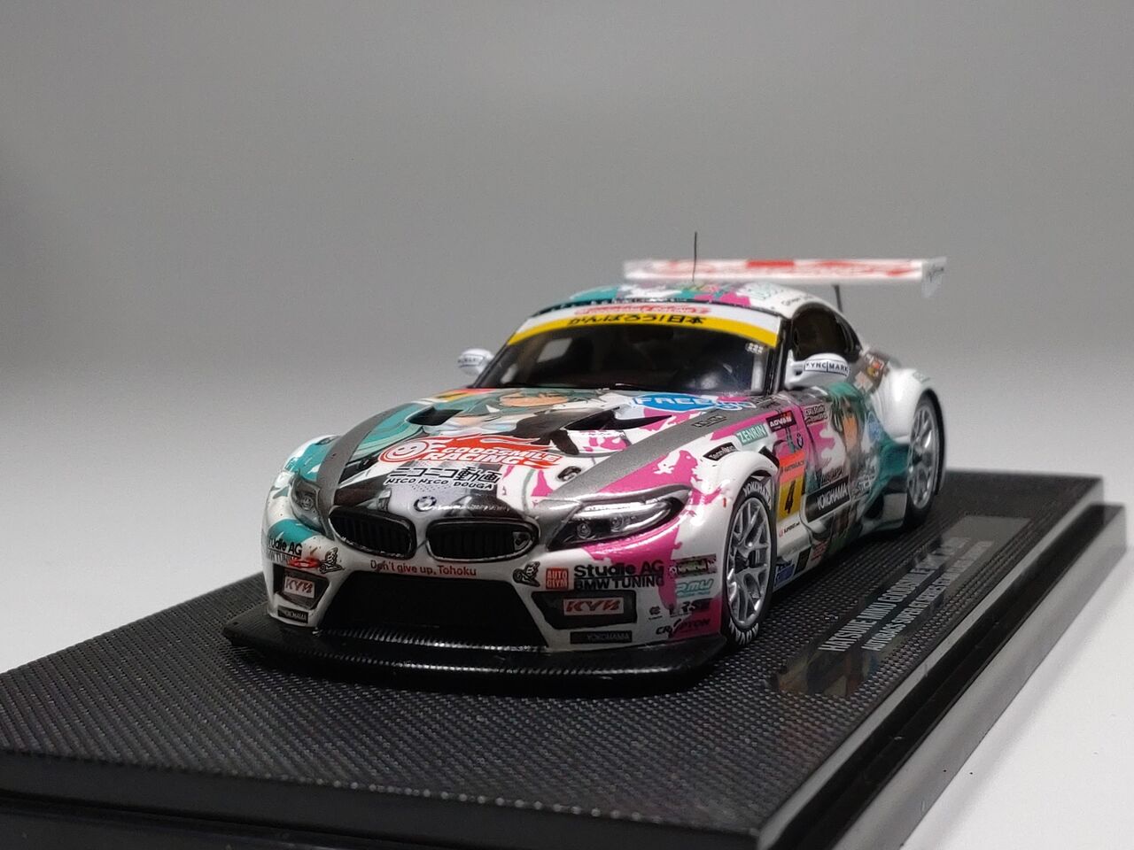 複雑な版権事情か.GOODSMILE RACING特注 1/43 HATSUNE MIKU