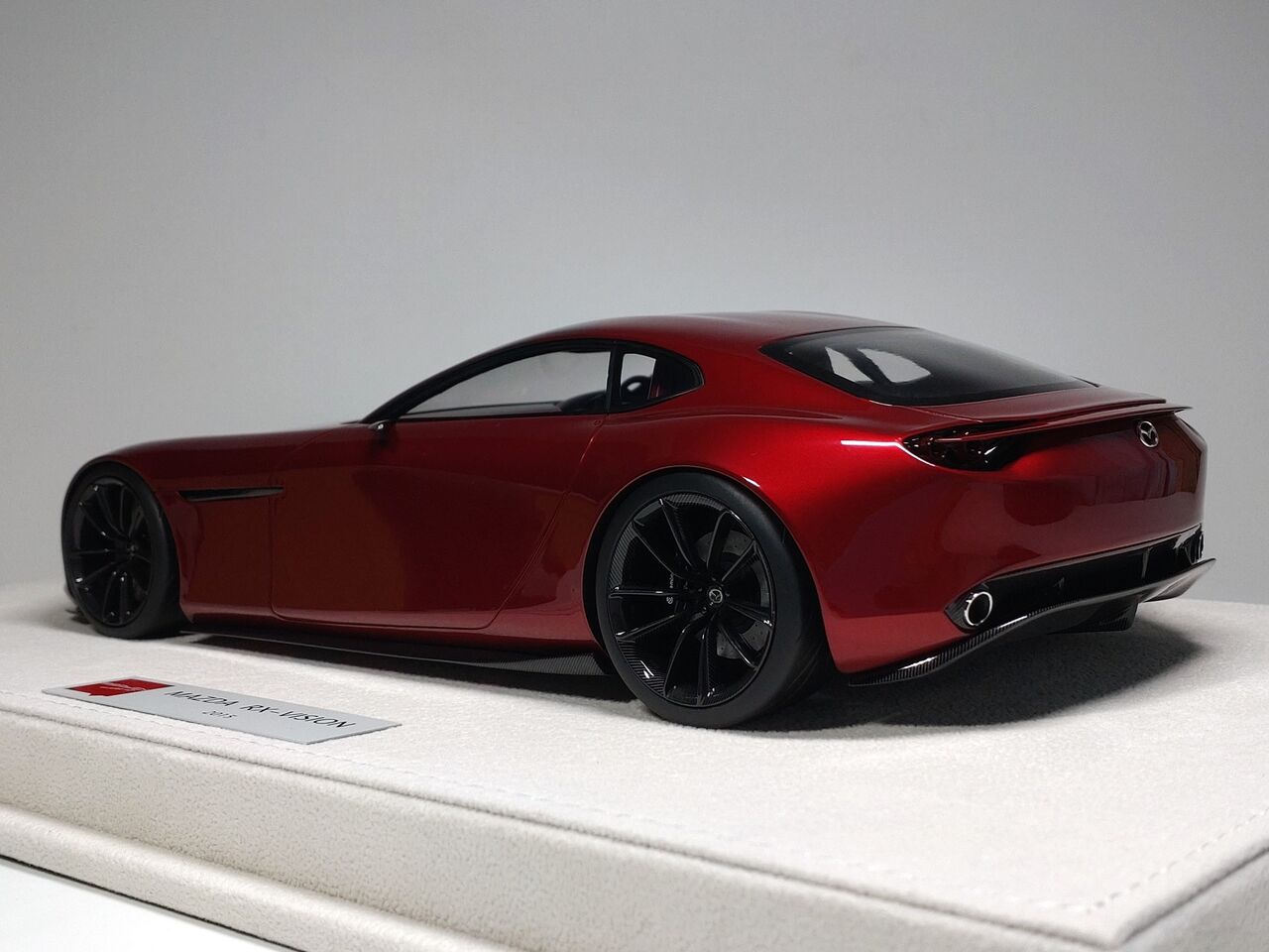 美しい～..EIDOLON 1/18 MAZDA RX-VISION 2015 : ミニカー道中記