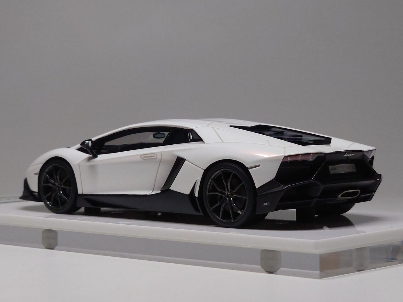 やはり綺麗な....EIDOLON 1/43 Lamborghini Aventador LP720-4 50° Annversario ...