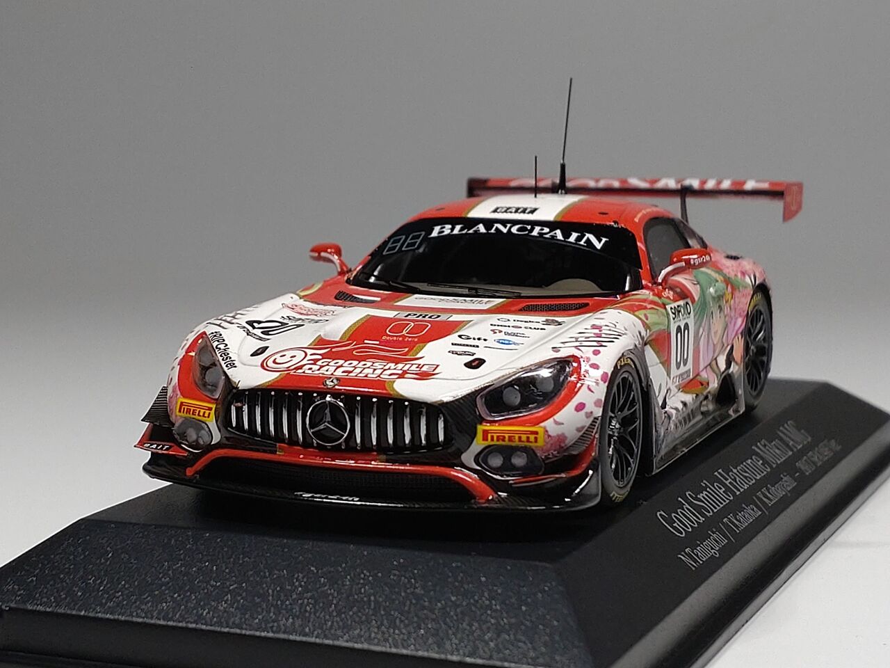 ご無沙汰です。GRS特注 ミニチャンプス1/43 GOODSMILE HATSUNE