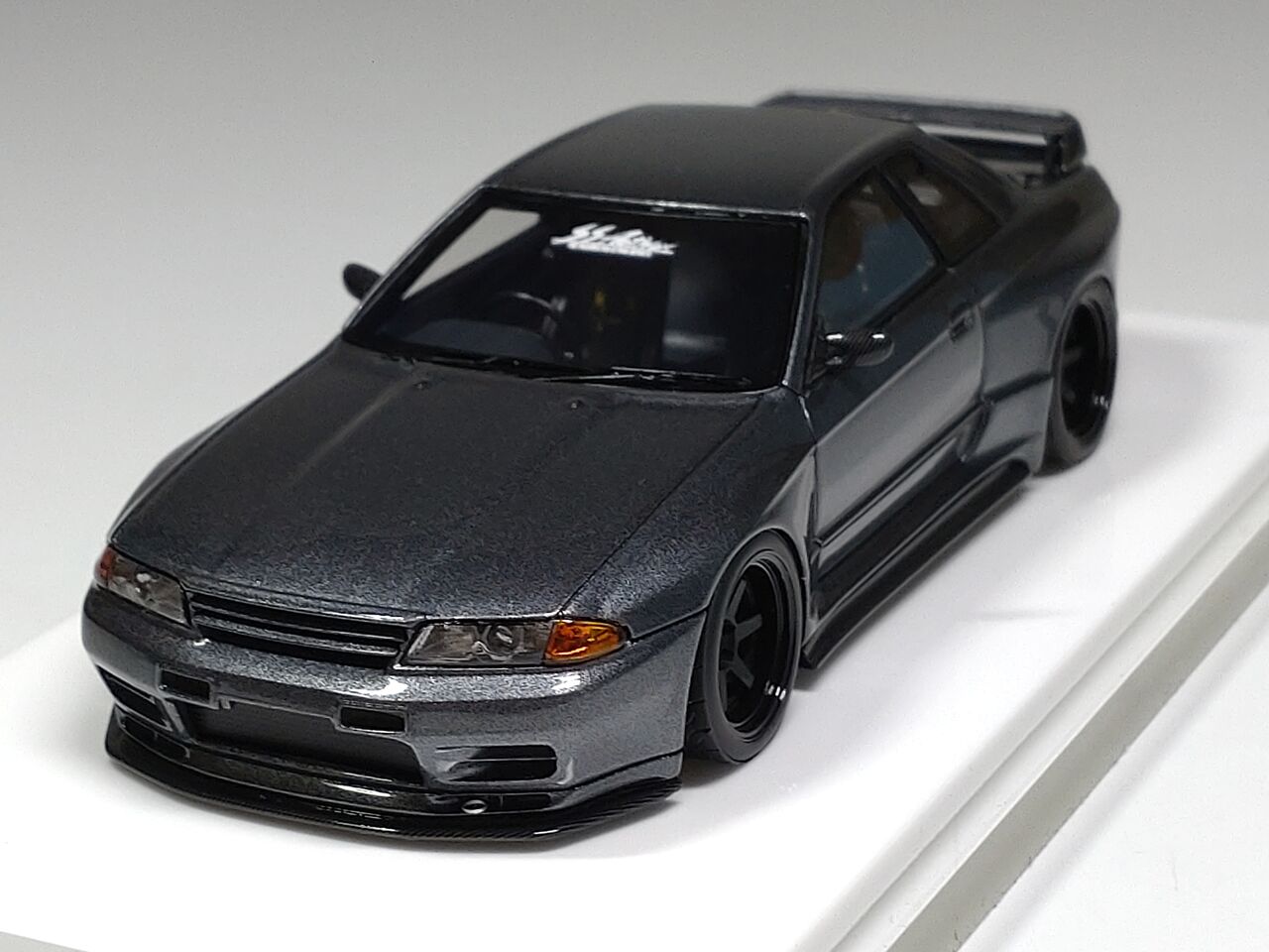 よ～く見ると..EIDOLON 1/43 Garage Active SKYLINE GT-R(BNR32) 2018 Gun Metallic  : ミニカー道中記