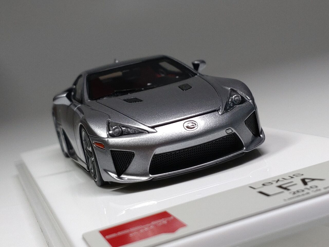 送料無料》MARK43 1/43 レクサス LFA(RHD) パールグレー 完成品