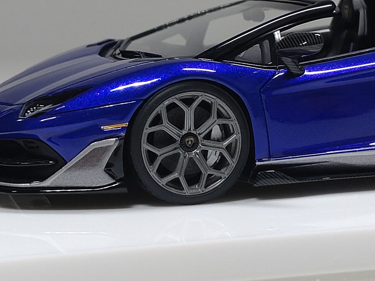 パープルなんやけど.EIDOLON COLLECTION 1/43 Lamborghini